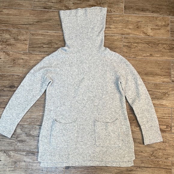 JOIE 💥SALE💥Soft Joie Funnel Neck Sweater LIKE NEW - Picture 4 of 10